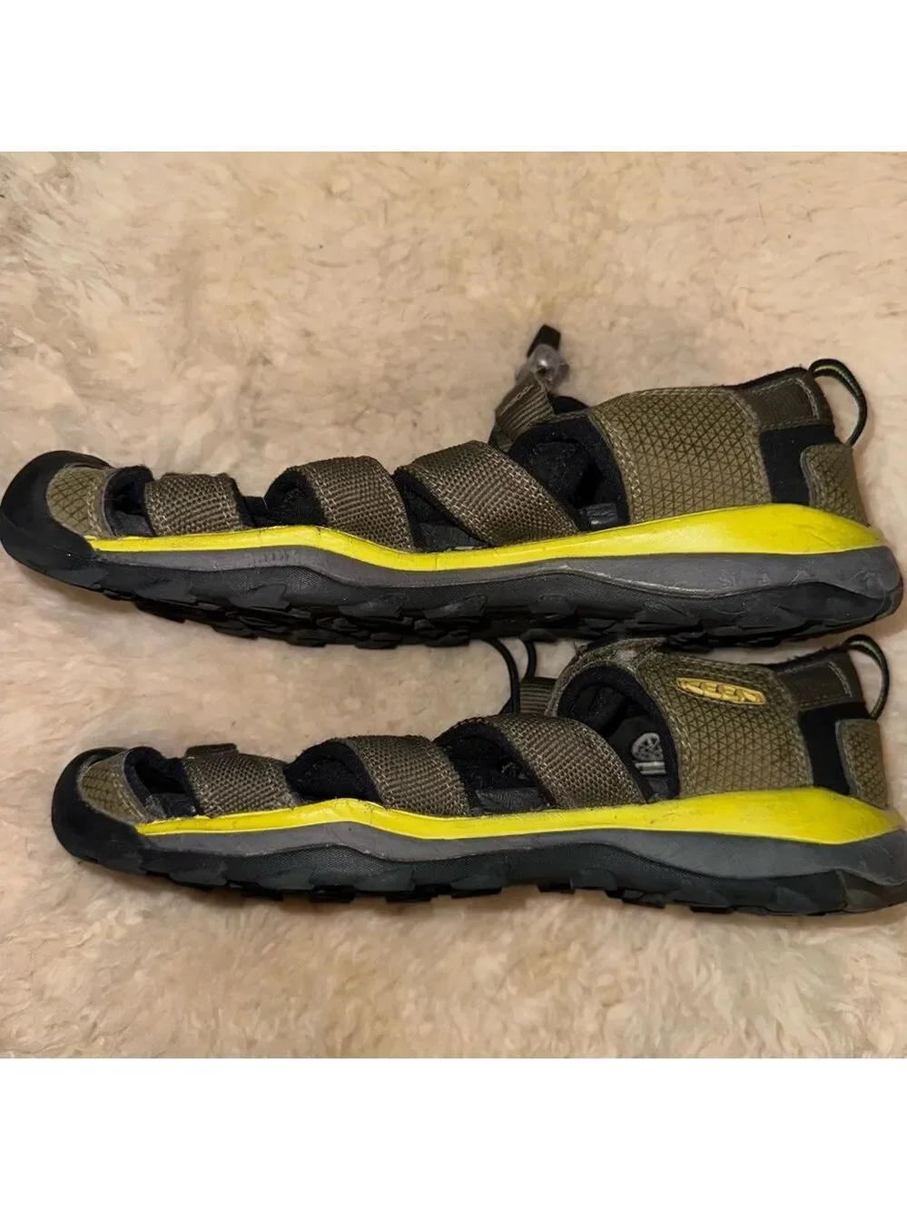EUC Big Kids Size 6 Keen Olive Green Waterproof Hiking Sandals